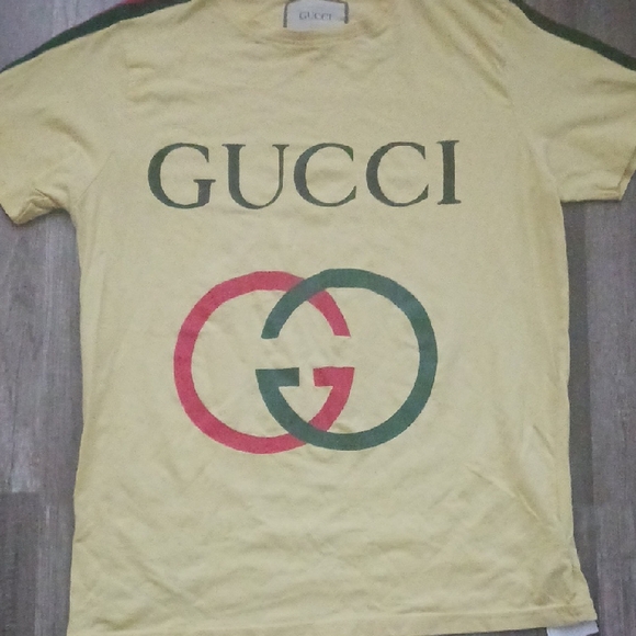 Gucci Yellow Tee with Red and Green Logo - Picture 1 of 1